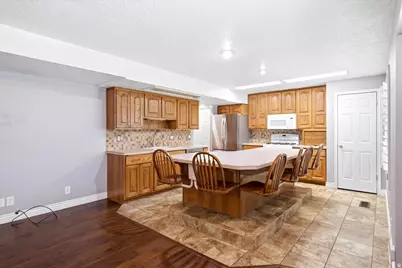 66 E Monticello Dr, Kaysville, UT 84037 - Photo 9