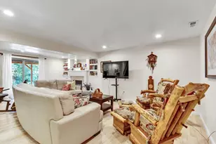 2863 E Fallentine Rd, Sandy, UT 84093 - Photo 35