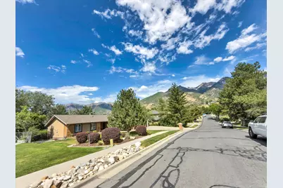 2863 E Fallentine Rd, Sandy, UT 84093 - Photo 3