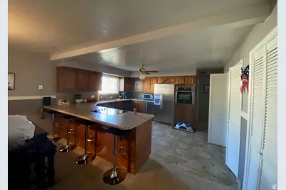 10456 S 3010 W, South Jordan, UT 84095 - Photo 9