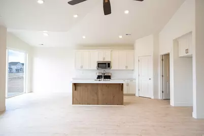 531 W 1850 N, Harrisville, UT 84404 - Photo 3