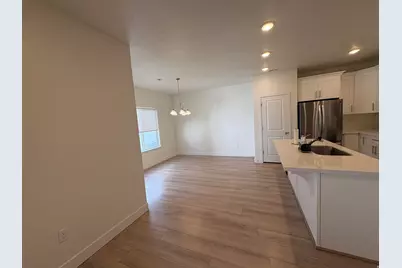 4235 W Anasazi Park Ct, Riverton, UT 84096 - Photo 5