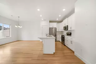 4235 W Anasazi Park Ct, Riverton, UT 84096 - Photo 5