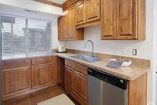 5780 S Waterbury Way, Murray, UT 84121 - Photo 7
