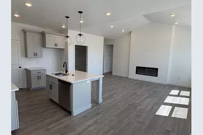 645 N 200 E #512, Providence, UT 84332 - Photo 3