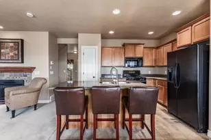 2011 E Stoneleigh Dr, Draper, UT 84020 - Photo 9