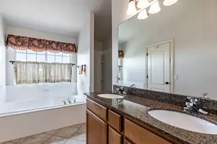 2011 E Stoneleigh Dr, Draper, UT 84020 - Photo 15