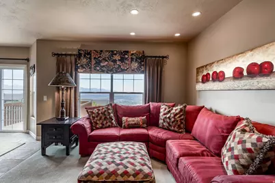2011 E Stoneleigh Dr, Draper, UT 84020 - Photo 7