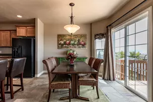 2011 E Stoneleigh Dr, Draper, UT 84020 - Photo 9