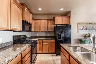 2011 E Stoneleigh Dr, Draper, UT 84020 - Photo 11
