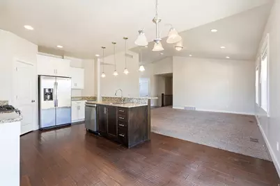 390 S Coyote Ridge Dr E, Smithfield, UT 84335 - Photo 3