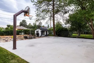334 Clark St, Murray, UT 84107 - Photo 45
