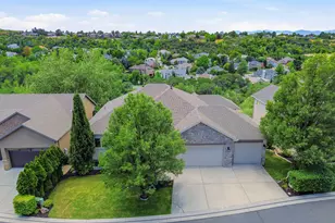 6698 S Hidden Ml Cv, Cottonwood Heights, UT 84121 - Photo 5