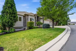 6698 S Hidden Ml Cv, Cottonwood Heights, UT 84121 - Photo 3