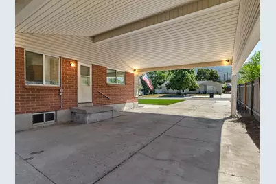 6566 S 2425 E, Cottonwood Heights, UT 84121 - Photo 5