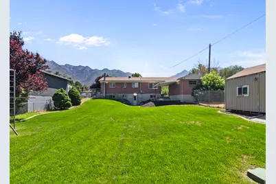 6566 S 2425 E, Cottonwood Heights, UT 84121 - Photo 7