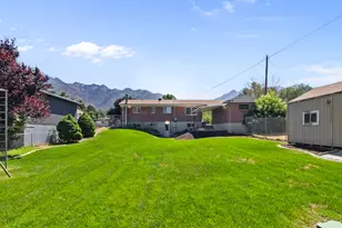 6566 S 2425 E, Cottonwood Heights, UT 84121 - Photo 7