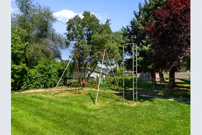6566 S 2425 E, Cottonwood Heights, UT 84121 - Photo 13