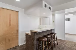 6566 S 2425 E, Cottonwood Heights, UT 84121 - Photo 29