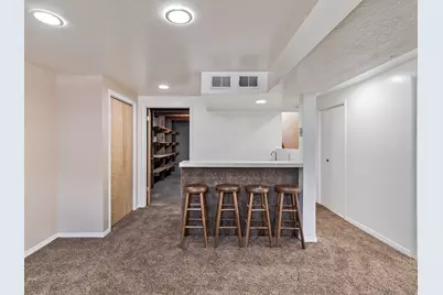 6566 S 2425 E, Cottonwood Heights, UT 84121 - Photo 31
