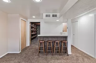 6566 S 2425 E, Cottonwood Heights, UT 84121 - Photo 31