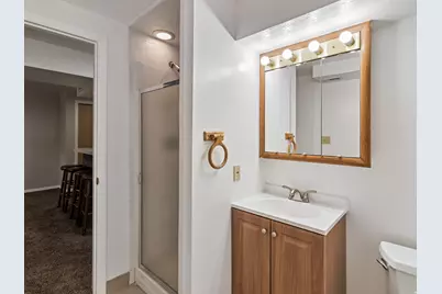 6566 S 2425 E, Cottonwood Heights, UT 84121 - Photo 33