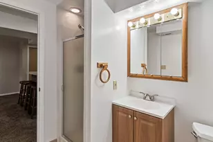 6566 S 2425 E, Cottonwood Heights, UT 84121 - Photo 33