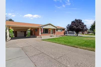 6566 S 2425 E, Cottonwood Heights, UT 84121 - Photo 3