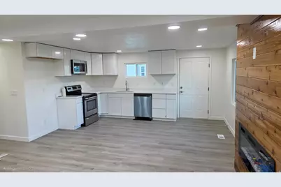 8949 S Reliance Dr W, Sandy, UT 84070 - Photo 15