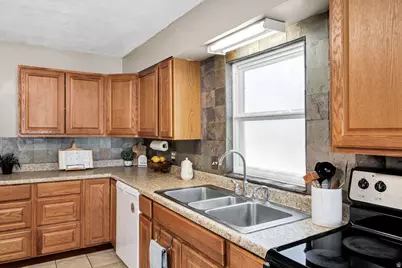 407 S 100 E, Hyrum, UT 84319 - Photo 3