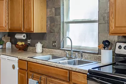407 S 100 E, Hyrum, UT 84319 - Photo 5
