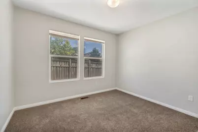 3949 E Sioux St, Eagle Mountain, UT 84005 - Photo 11