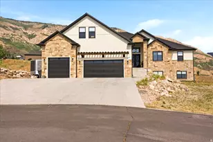838 E Mountain Rd N, North Ogden, UT 84414 - Photo 1