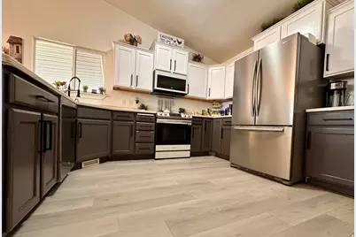 647 E 980 N, Tooele, UT 84074 - Photo 5