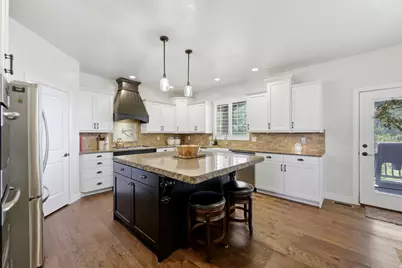 2377 S Cameron Dr, West Haven, UT 84401 - Photo 9