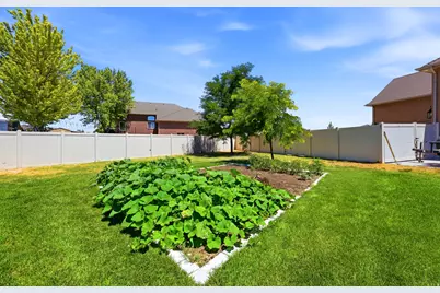 2377 S Cameron Dr, West Haven, UT 84401 - Photo 53