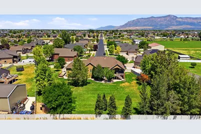 2377 S Cameron Dr, West Haven, UT 84401 - Photo 65