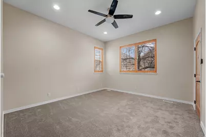10596 S Pinyon Pines Ct W, South Jordan, UT 84095 - Photo 17