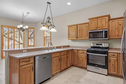 10596 S Pinyon Pines Ct W, South Jordan, UT 84095 - Photo 9