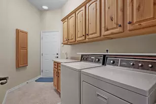 10596 S Pinyon Pines Ct W, South Jordan, UT 84095 - Photo 23