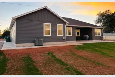 141 S 100 W, Blanding, UT 84511 - Photo 29