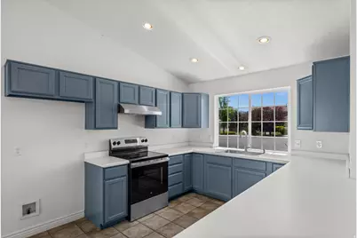 9288 S Bingham Hills Ct, West Jordan, UT 84088 - Photo 5