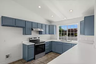 9288 S Bingham Hills Ct, West Jordan, UT 84088 - Photo 5