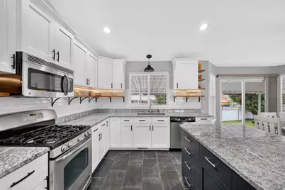 13069 S 3040 W, Riverton, UT 84065 - Photo 9