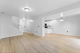 652 W 800 N, Clinton, UT 84015 - Photo 7
