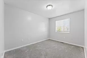 652 W 800 N, Clinton, UT 84015 - Photo 17