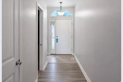 255 Ailee Ln E, Salt Lake City, UT 84107 - Photo 5