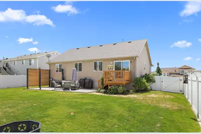 1678 W 600 N, Clinton, UT 84015 - Photo 27