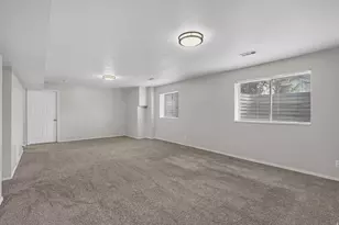 1317 E Knollwood Dr, Sandy, UT 84092 - Photo 43