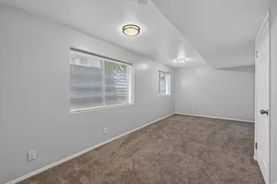 1317 E Knollwood Dr, Sandy, UT 84092 - Photo 47